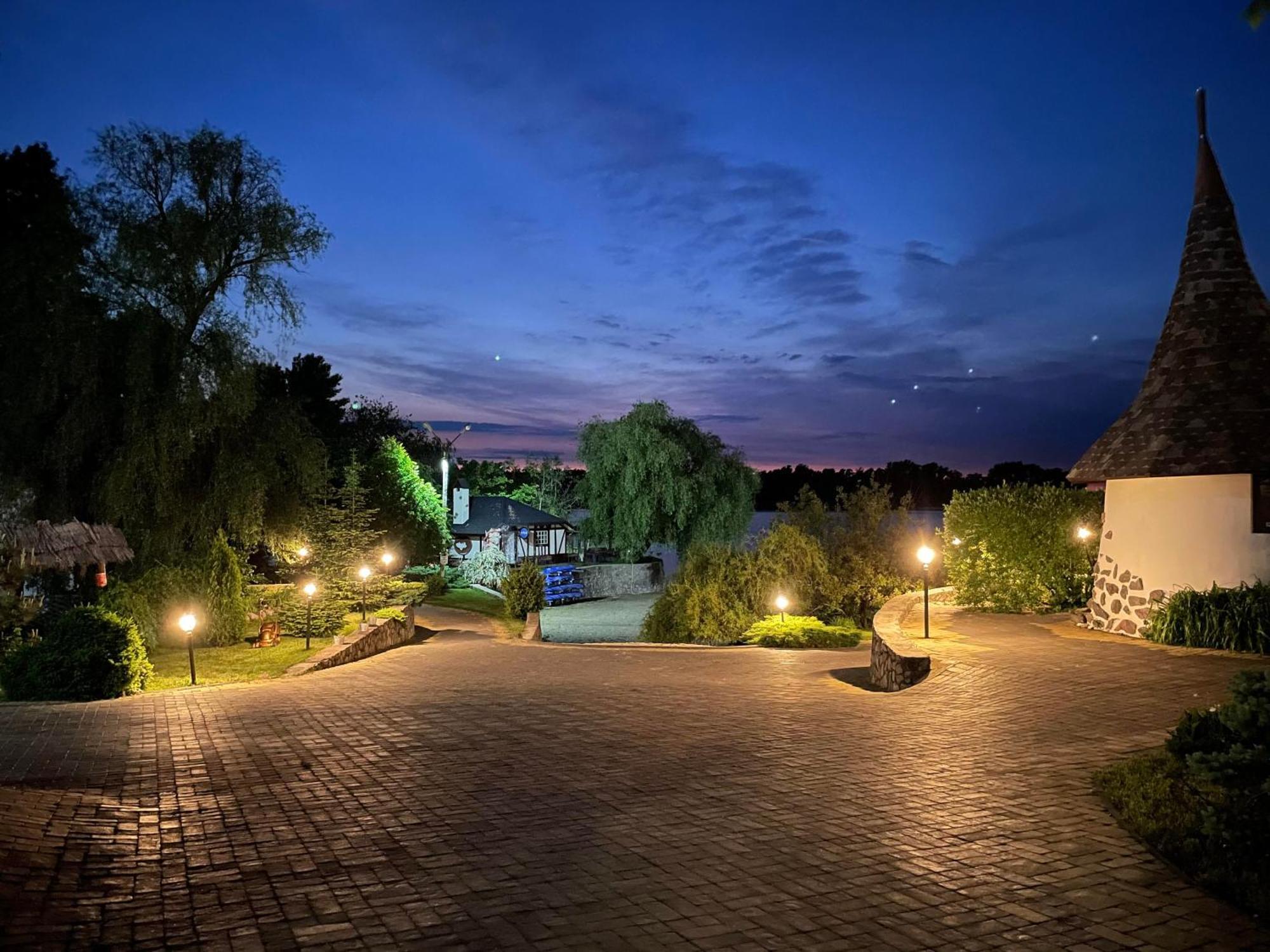 Mayak Resort Kam'yani Potoky Exteriör bild