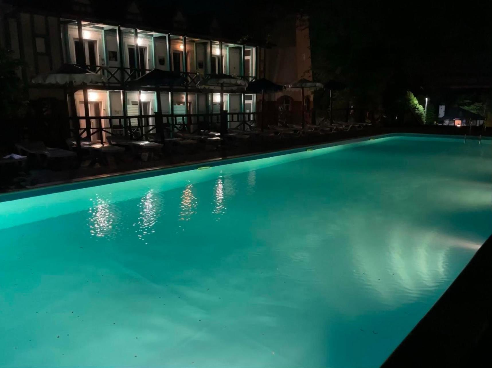 Mayak Resort Kam'yani Potoky Exteriör bild