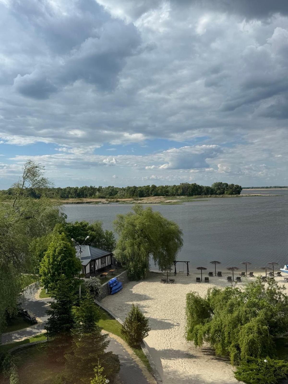 Mayak Resort Kam'yani Potoky Exteriör bild